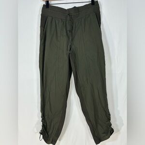 Lululemon Dance Studio Crop 25” Size 8 Olive Green Athletic Athleisure Preppy